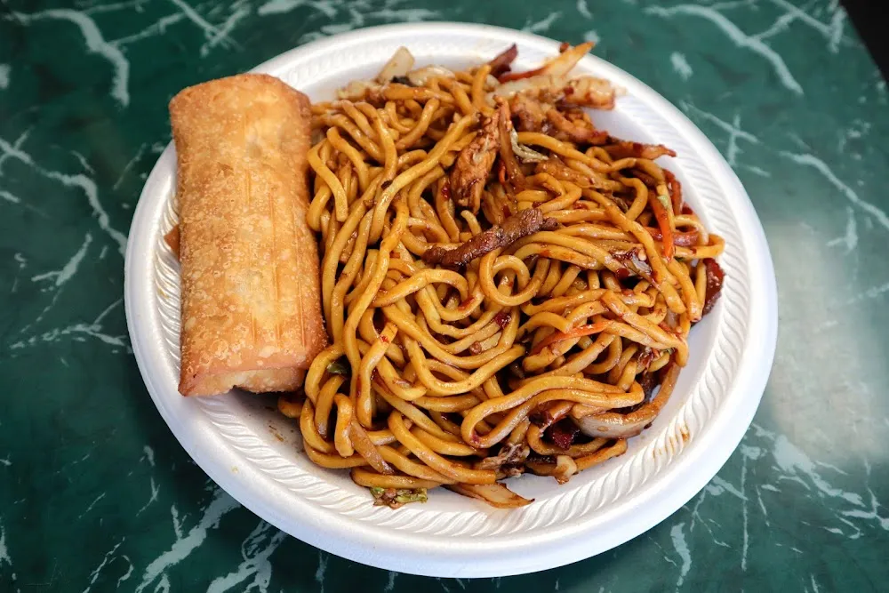 Chicken & Roast Pork Szechuan Lo Mein